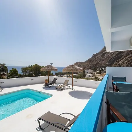 Ancient Thera Apartment *