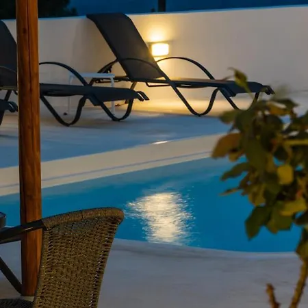 Ancient Thera Apartment Kamári