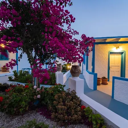 Ancient Thera Apartment *