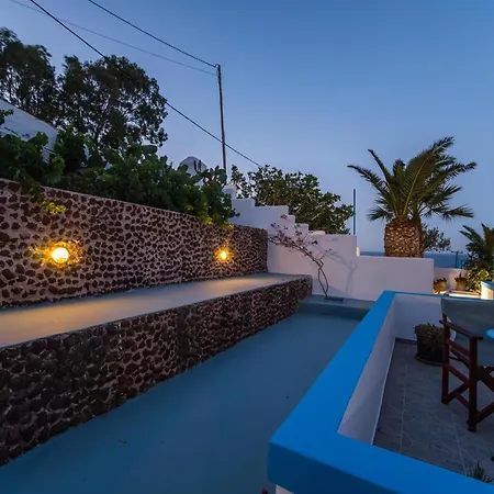 Ancient Thera Apartment