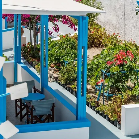 Ancient Thera Apartment