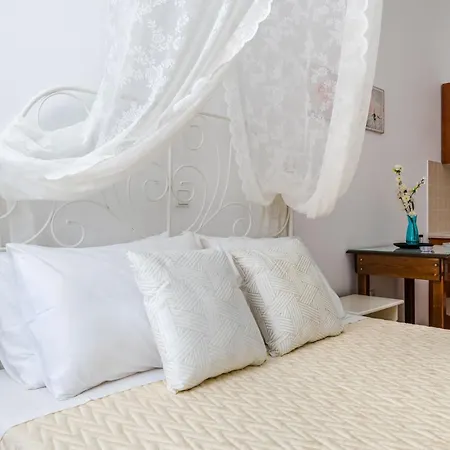 Ancient Thera Apartment Kamari (Santorini)