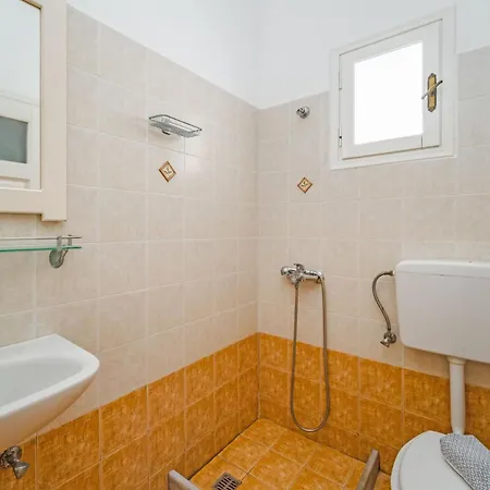 Ancient Thera Apartment