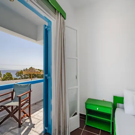 Ancient Thera Apartment *