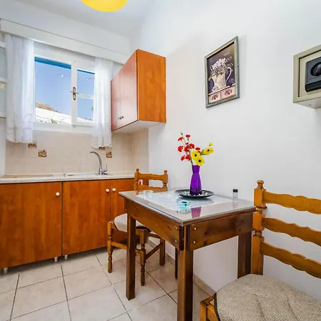 Ancient Thera Apartment Kamári