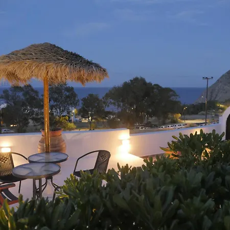 Ancient Thera Apartment
